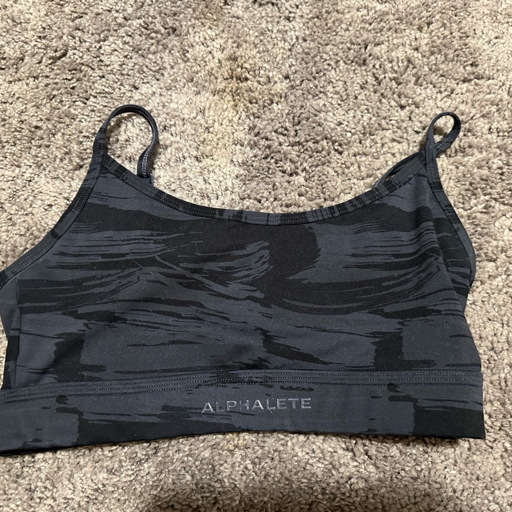 Alphalete sports bra